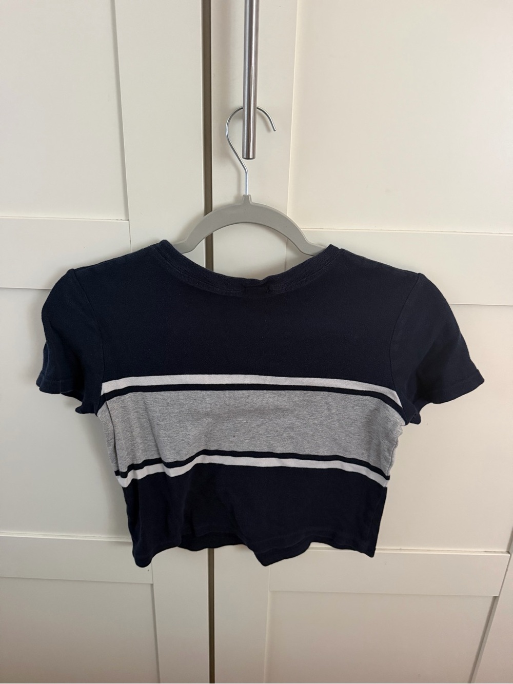 Brandy Melville Navy and Gray Striped Crop Tee - Picture 2 of 2